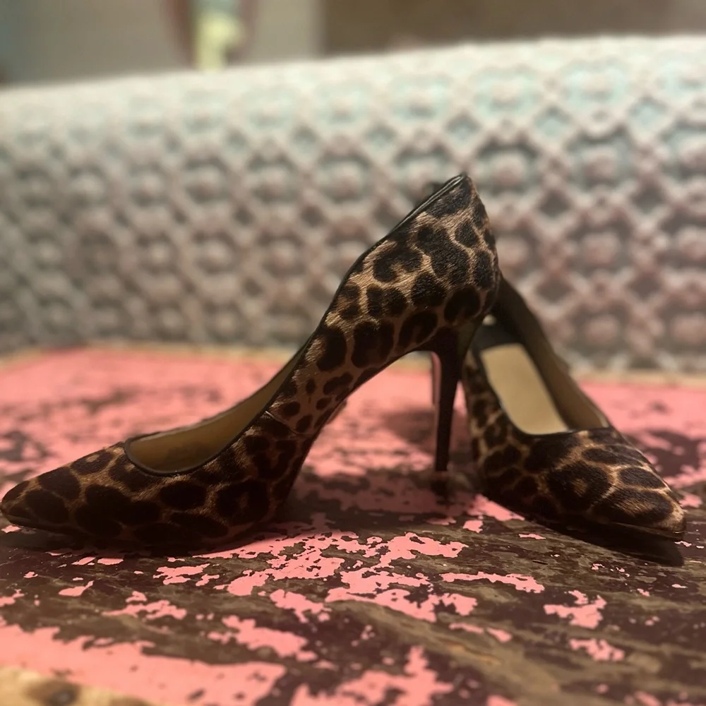 MICHAEL KORS Leopard pony hair Stiletto Heels Sz 8.5 - Picture 3 of 10